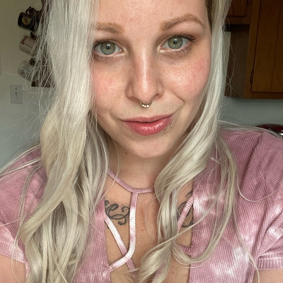 Meet your Posher, Missy - Picture 4 of 17